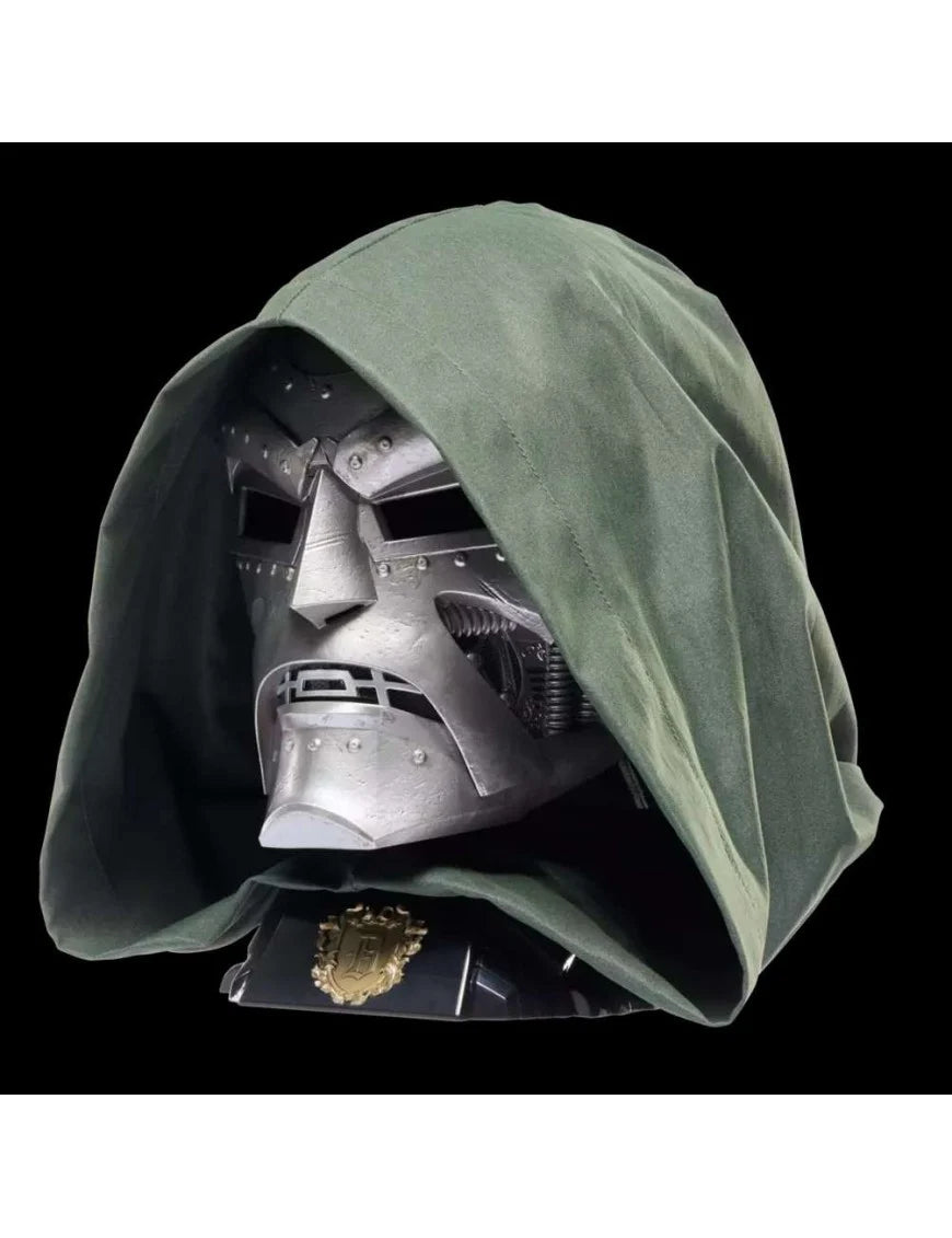 HASBRO MARVEL LEGENDS - CASCO DOCTOR DOOM - HELMET WITH HOOD