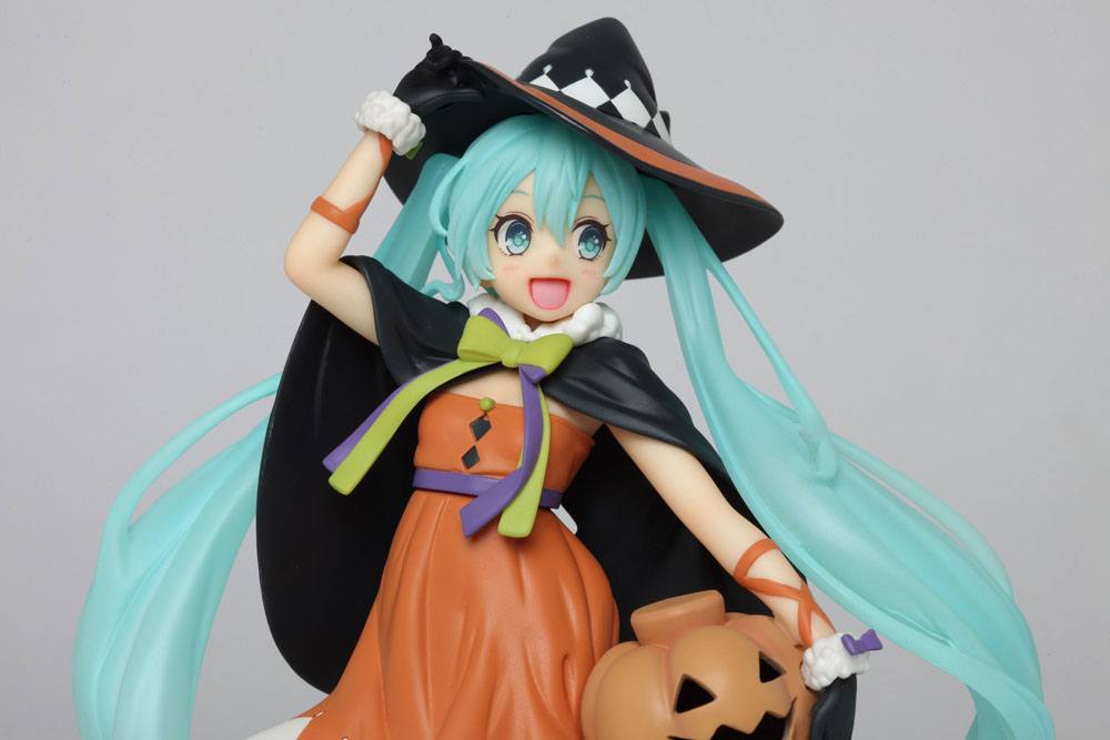 Vocaloid PVC Statue Hatsune Miku 2nd Season Autumn Ver. 18 cm